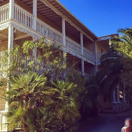 La Maison Blanche Отель Монпелье
